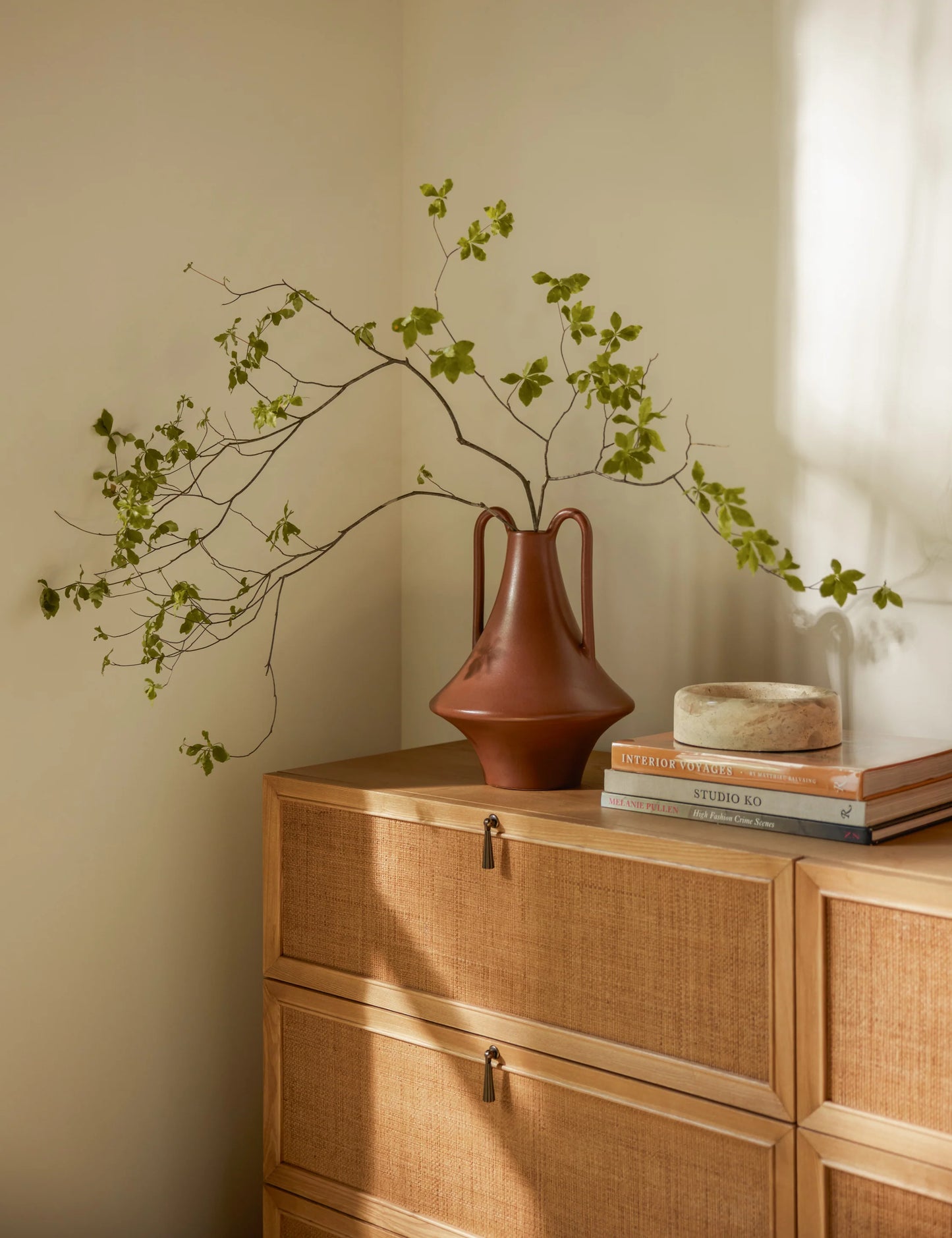 HRCOLLECTIBLES - Syna Vase