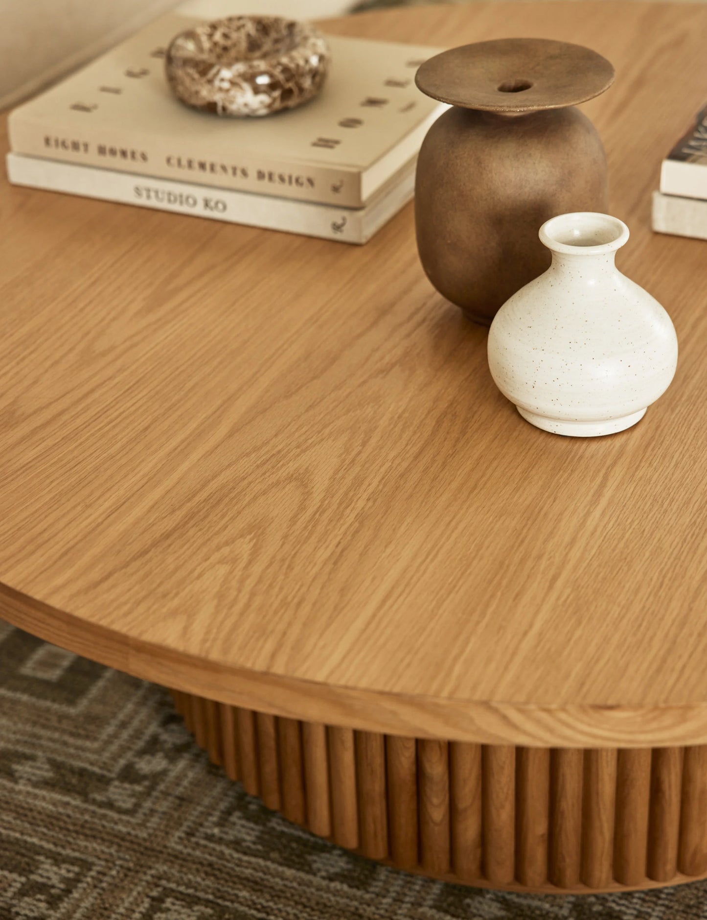 HRCOLLECTIBLES - Imogen Decorative Vase